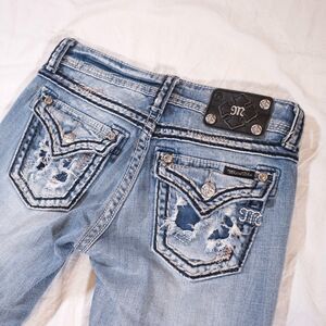 Miss Me Jean Jewel Cuffed Capri Size 26 Blue Embroidered Ripped Jeans